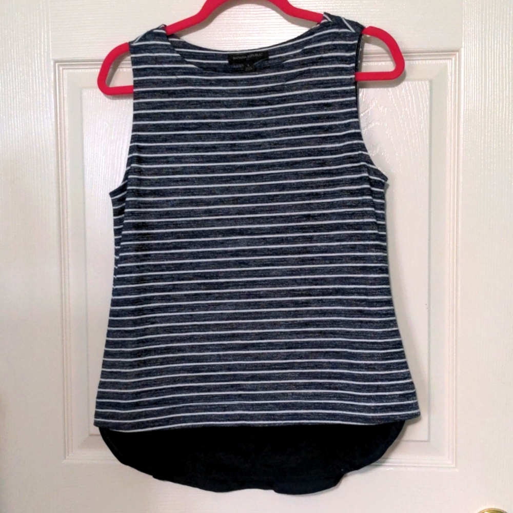 Banana Republic Small sleeveless shirt.EUC